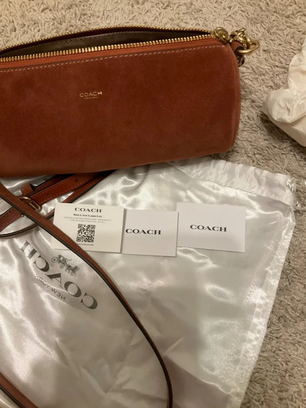 COACH barrel bag. brass/clay. CDy81.